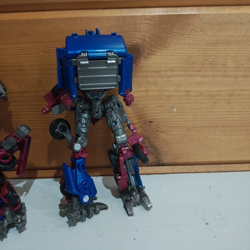 2 Incomplete Transformers Studio Series SS-05 Optimus Prime Voyager Class ZB3